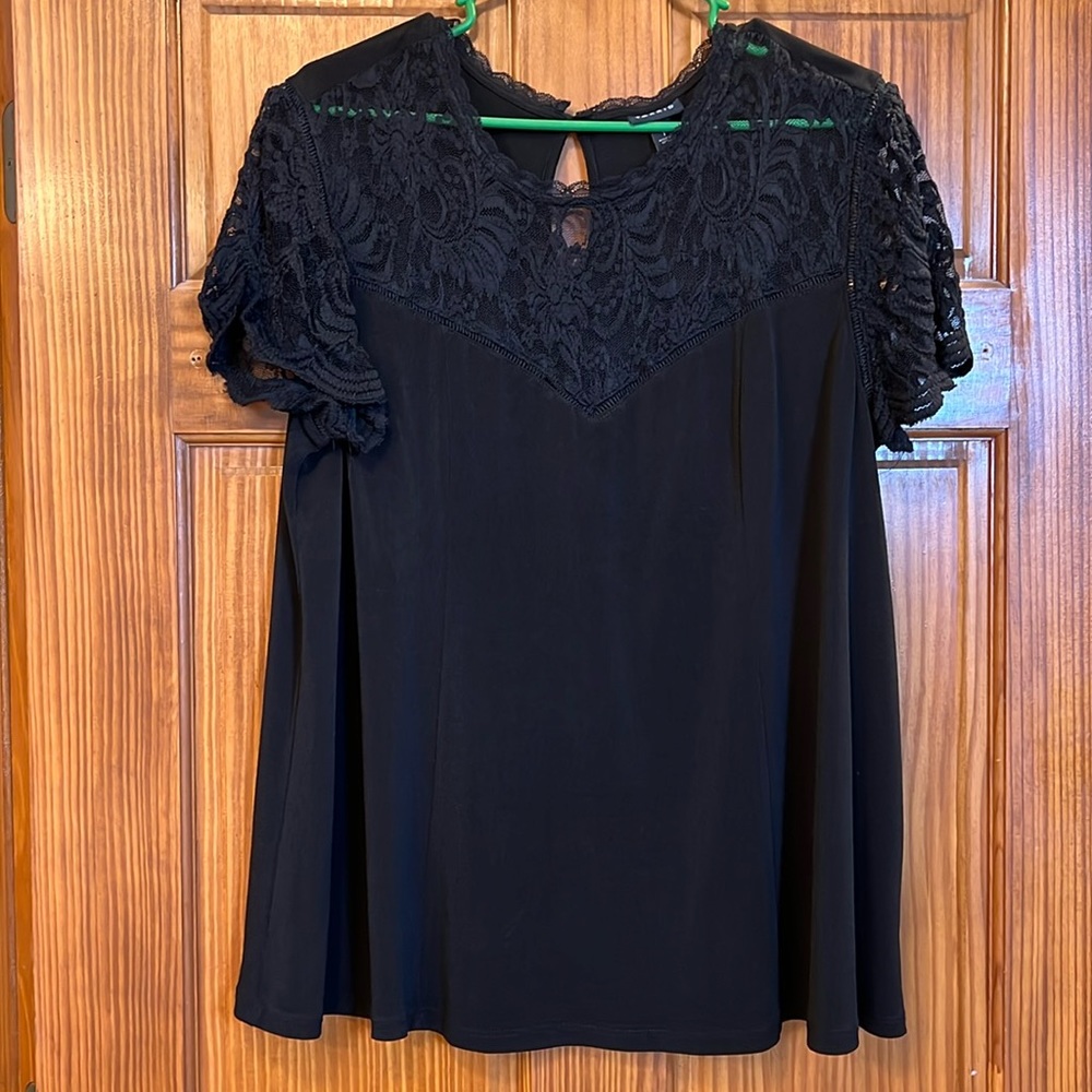 Black lace top, good condition